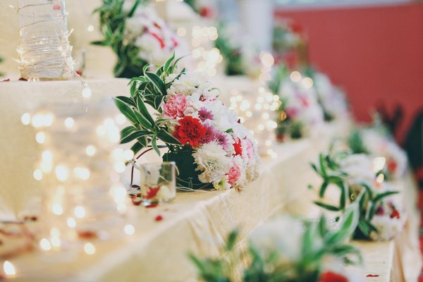 Comment personnaliser votre décoration de mariage avec des DIY?