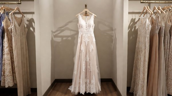 Robe invitée mariage : comment choisir la tenue parfaite pour 2026
